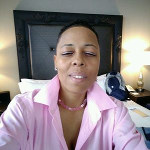 Meet your Posher, Monique